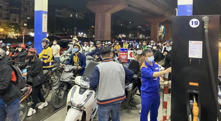 Tranh Thu Mua Xang 8 22492123 1