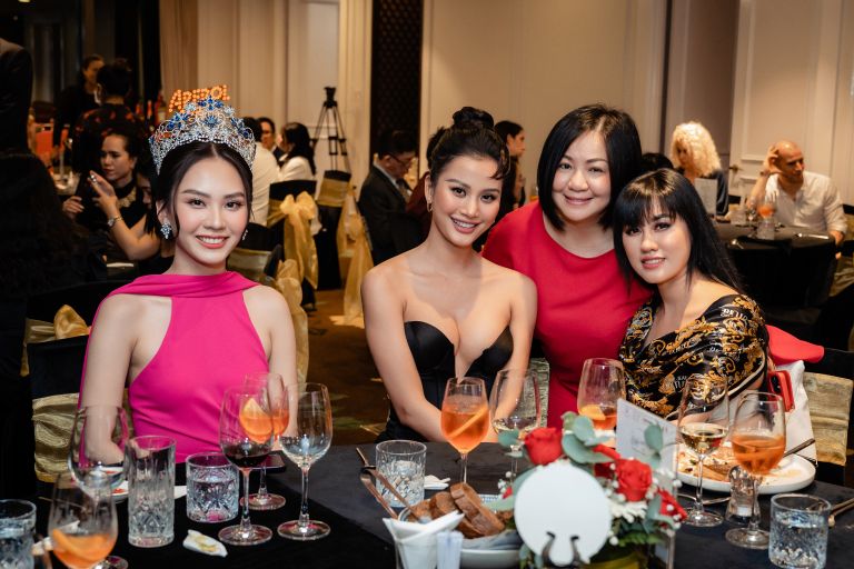 10. Madame Trang Lê Cùng Miss World Vietnam Huỳnh Nguyễn Mai Phương Siêu Mẫu Hương Ly Và Miss Tourism Vietnam Emily Hồng Nhung