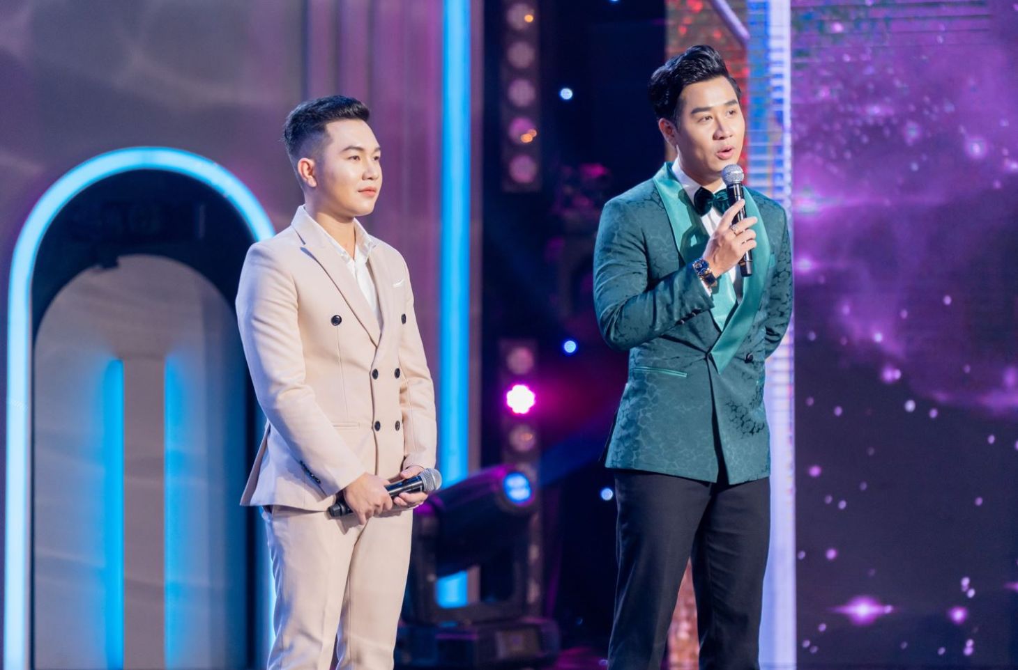 Minh Hoàng2 1 2