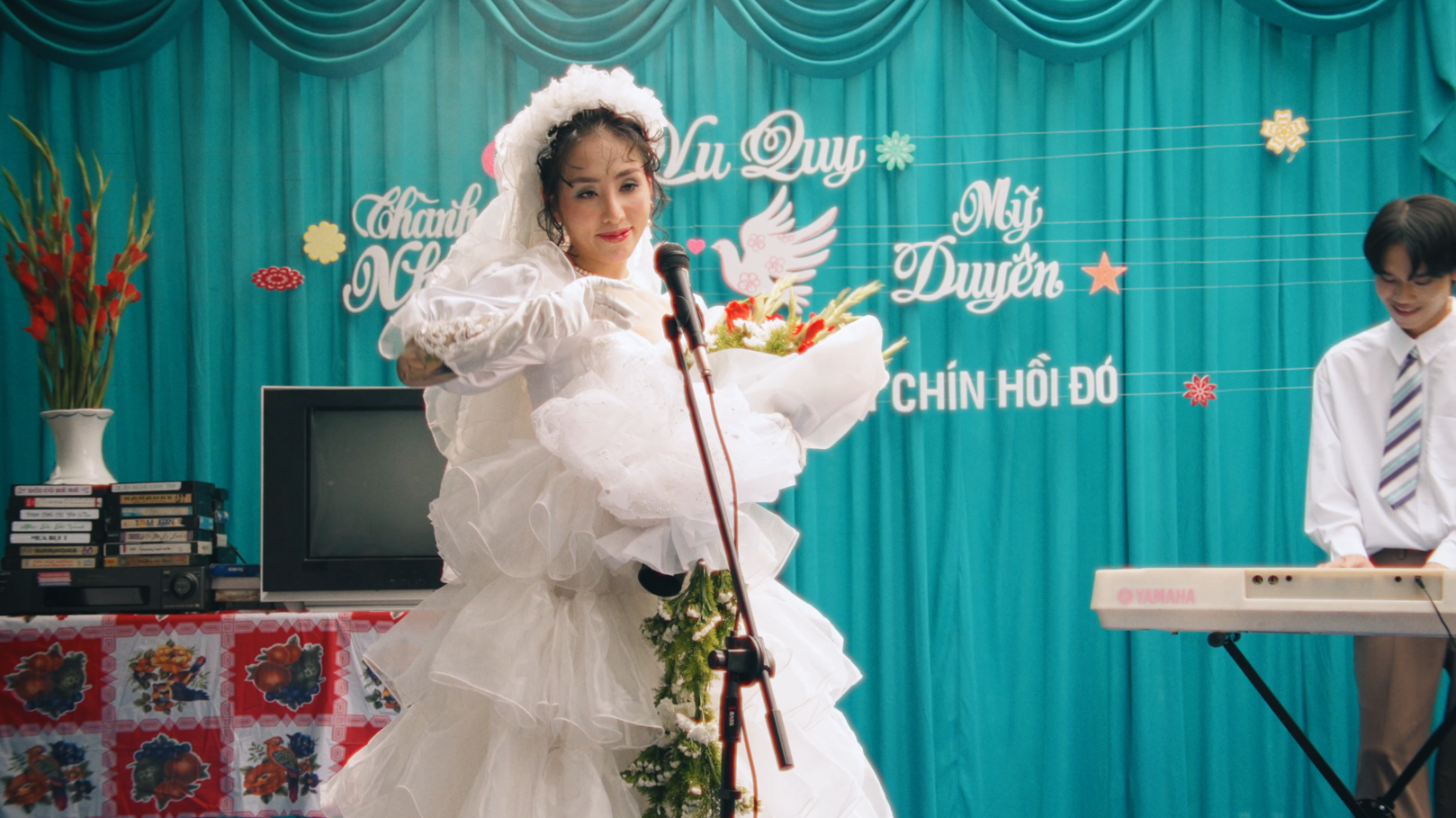 Du Uyen Lan Dau Khoe Kha Nang Vu Dao Trong Mv Moi Di Dau Cung Duoc 4