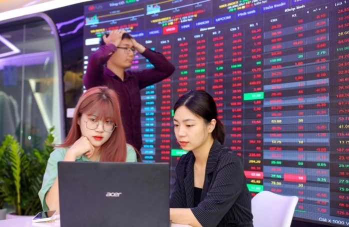 Thi Truong Bien Dong Lao Doc Khong Phanh Uy Ban Chung Khoan Nha Nuoc Len Tieng 2