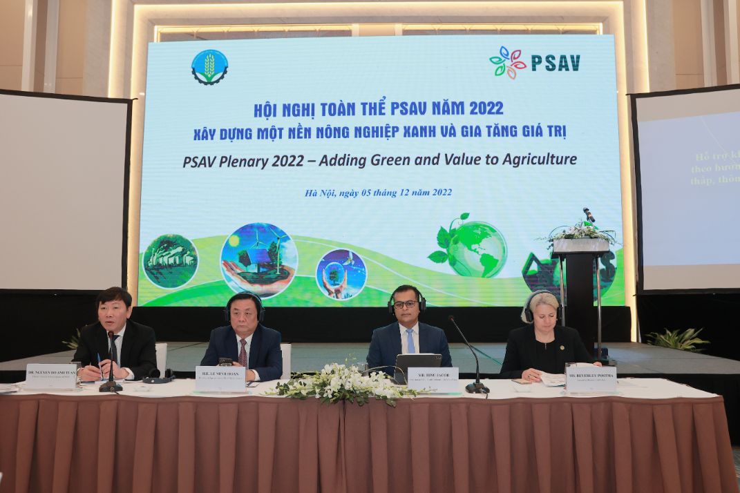 Ong Le Minh Hoan Bo Truong Bo Nnptnt Va Ong Binu Jacob Tgd Nestle Viet Nam Dong Chu Tri Phien Hop Toan The Psav 2022 1 1