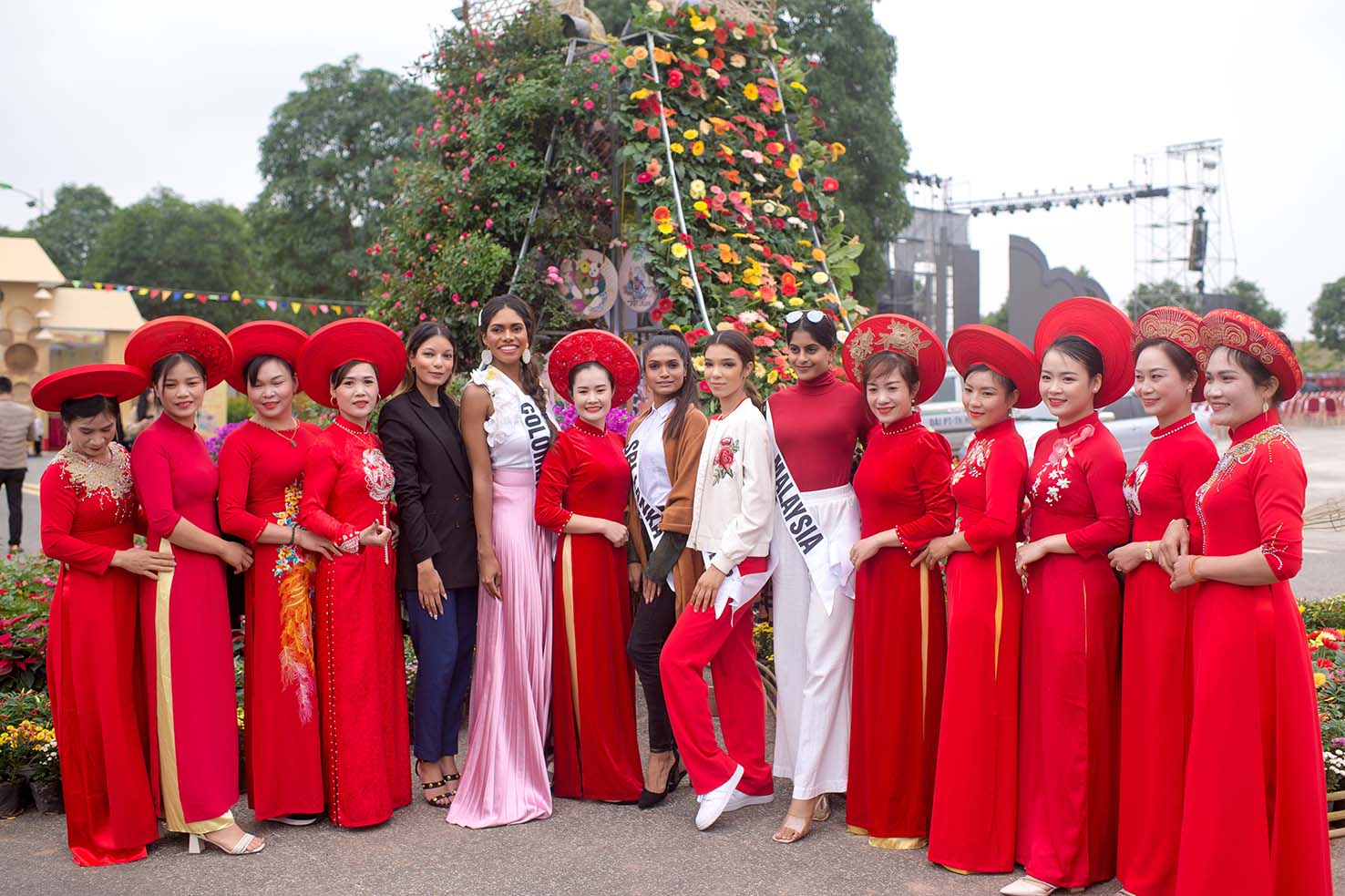 Hoa Hau Du Lich The Gioi 7 16705428431901248596644