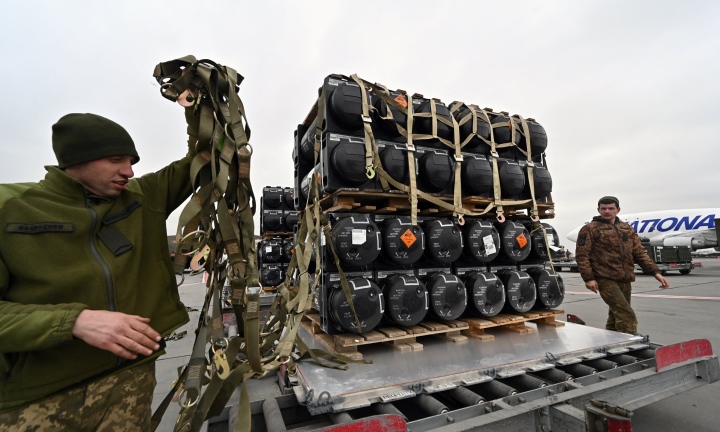 Mau Thuan Ve Du Luat Ngan Sach Lau Nam Goc Co The Can Tien Bom Cho Ukraine 4