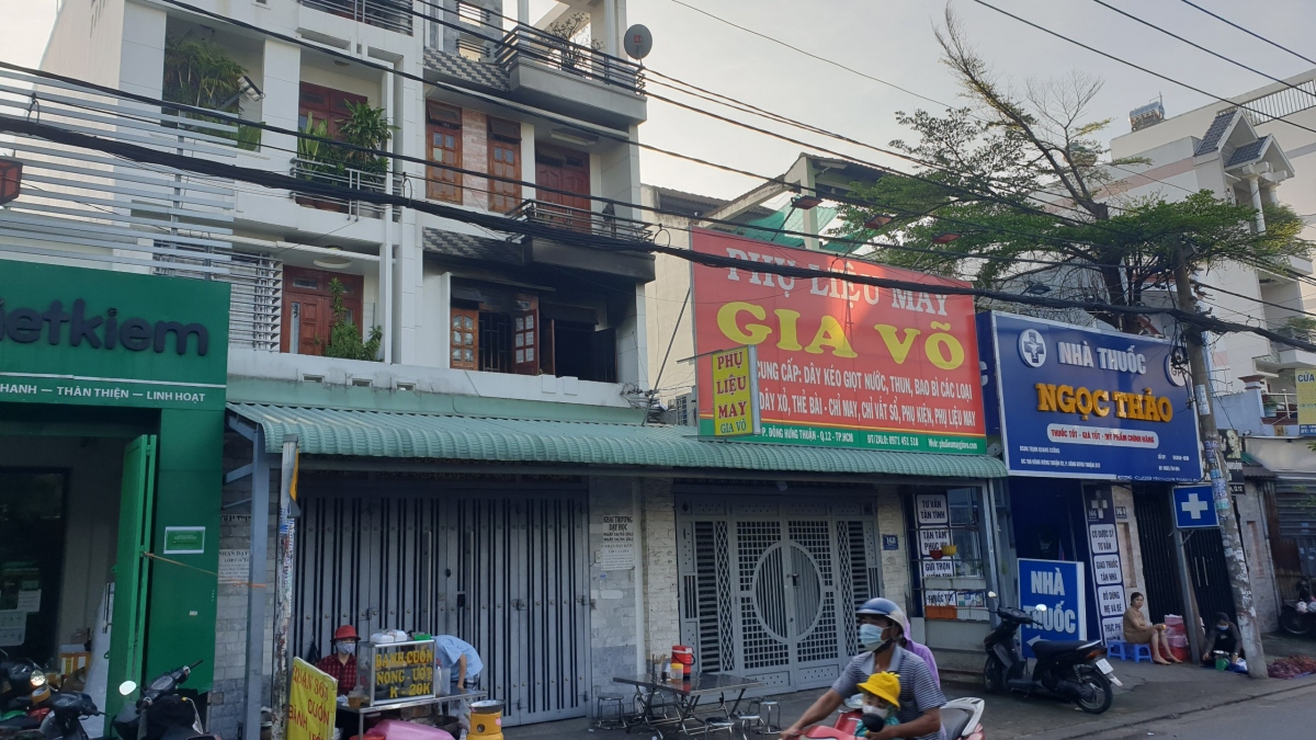Nguoi Dan Ong Hong Hoa Dot Nha Khien Ban Gai Cu Tu Vong 1
