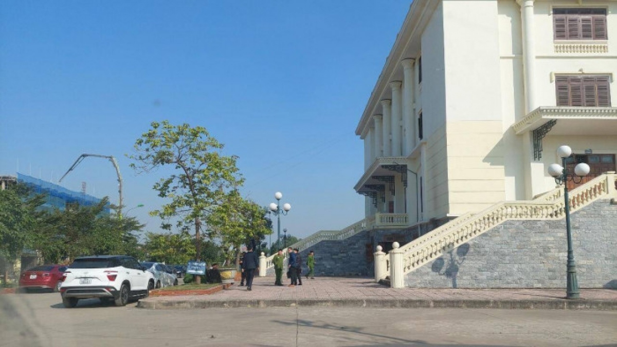 Tuoi Xang Cham Lua Dot Tai Tru So Toa An Tinh Bac Giang Nguoi Dan Ong Bi Bong Nang 1