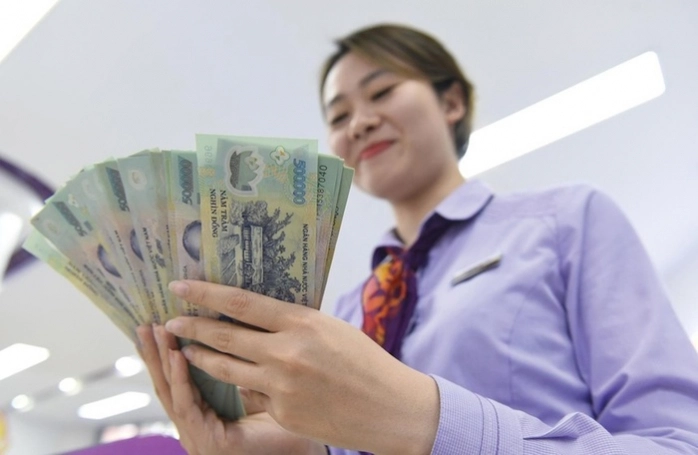 Ngan Hang Lai Lon Nhan Vien Ngong Thuong Tet Dam 1