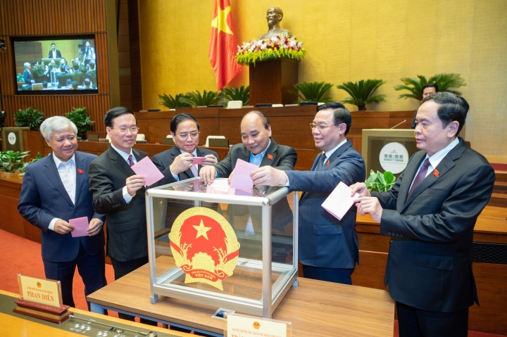 Ong Tran Luu Quang Va Ong Tran Hong Ha Tro Thanh Pho Thu Tuong 3