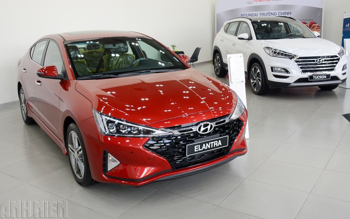 Hyundai Elantra Thanhnien Ywmv 6718 1