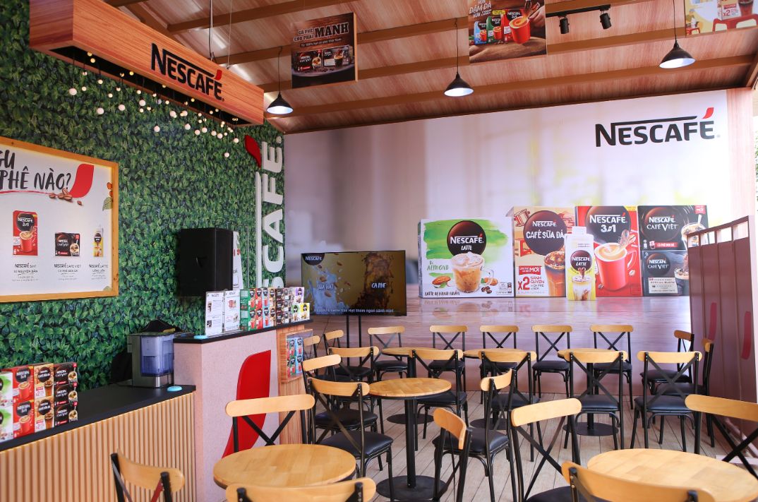 Nhung Goc Tai Gian Hang Trung Bay Cua Nescafe 6