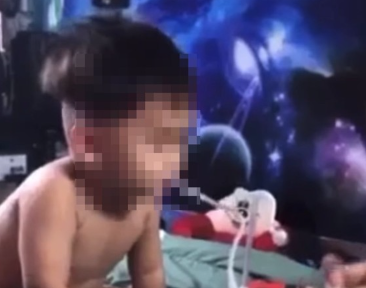 Be Trai 3 Tuoi Nghi Bi Cha Duong Ep Hut Ma Tuy O Tp Hcm 1