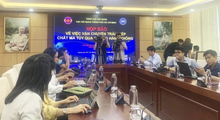 Tiep Vien Van Chuyen Trai Phep Ma Tuy 16260010 1