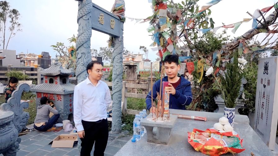 Truong Kha Va Nguoi Ban Than Duy Nhat Tu Thoi Nho Ong Thai Duc Tuan Giam Doc Vietcombank Chi Nhanh Dung Quoc