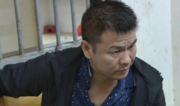 Giam Doc Trung Quoc Sat Hai Nu Ke Toan 21381166 2 1