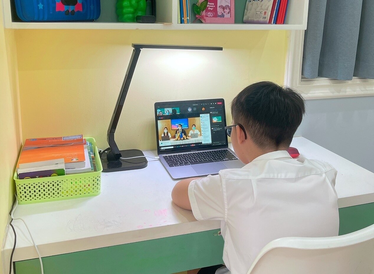 Truong Co Hoc Sinh Mac Covid 19 Phu Huynh Lo Con Phai Hoc Truc Tuyen 2