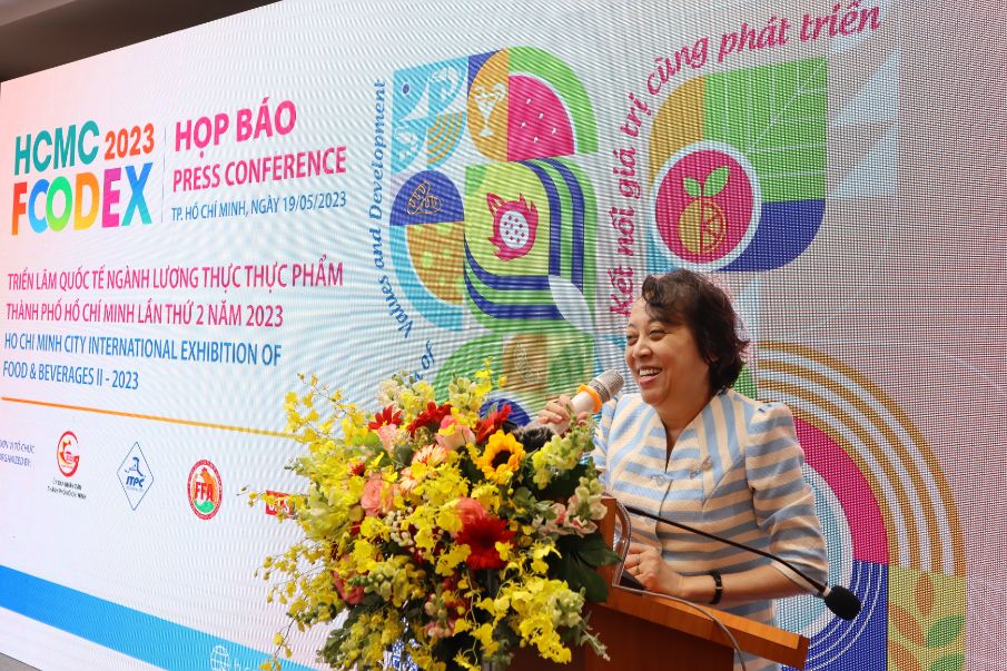 Ba Pham Khanh Phong Lan Truong Ban Ban Quan Lyan Toan Thuc Pham Tp.hcm Phat Bieu.