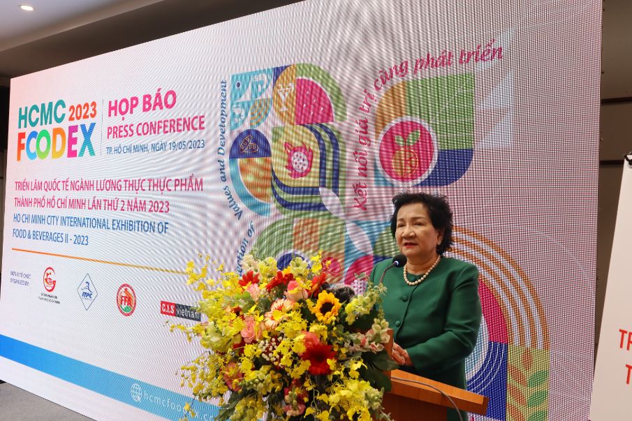 Ba Pham Thi Huan Chu Tich Hdqt Cong Ty Cp Ba Huan Chia Se Tai Hn.