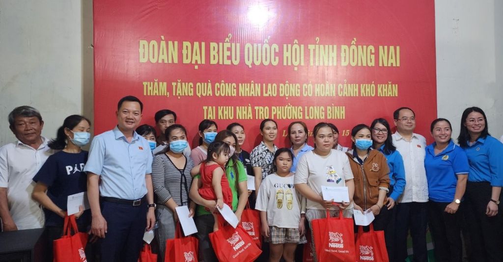 San Pham Cua Nestle Viet Nam Duoc Doi Tac Trao Tang Den Cong Nhan Tai Tp. Bien Hoa 1