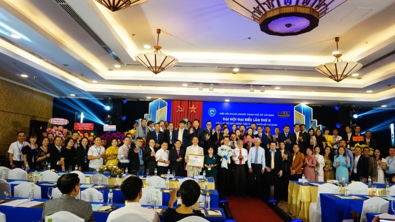 033d907165e3b4bdedf2