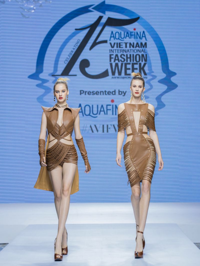 16. Thiết Kế đến Từ Ntk Kobi Levi (israel) X Wuan Phan