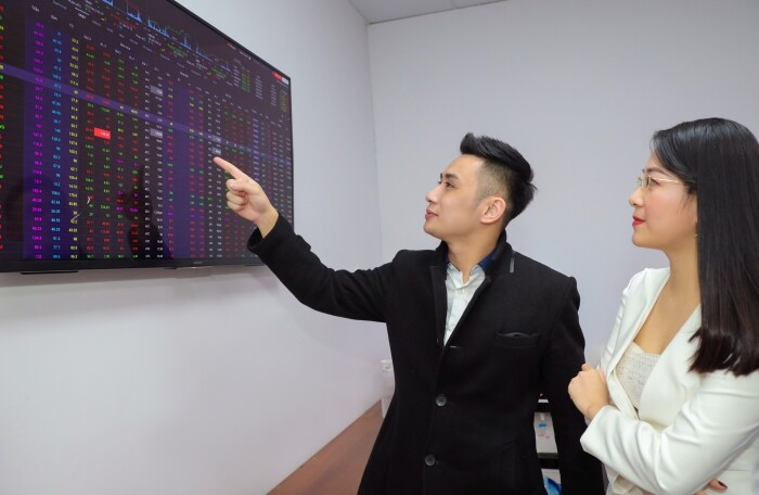 Bat Dong San Ruc Lua Nhung Ngan Hang Xanh Muot Vn Index Tang Tiep Phien Thu 7 1