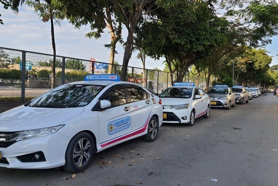 Hang Taxi Kich Gia Cuoc Len 10 Lan Bi Kien Do Su Dung Trai Phep Nhan Hieu Doc Quyen Phai Tam Dung Kinh Doanh Lo Luy Ke Ca Tram Ty 1