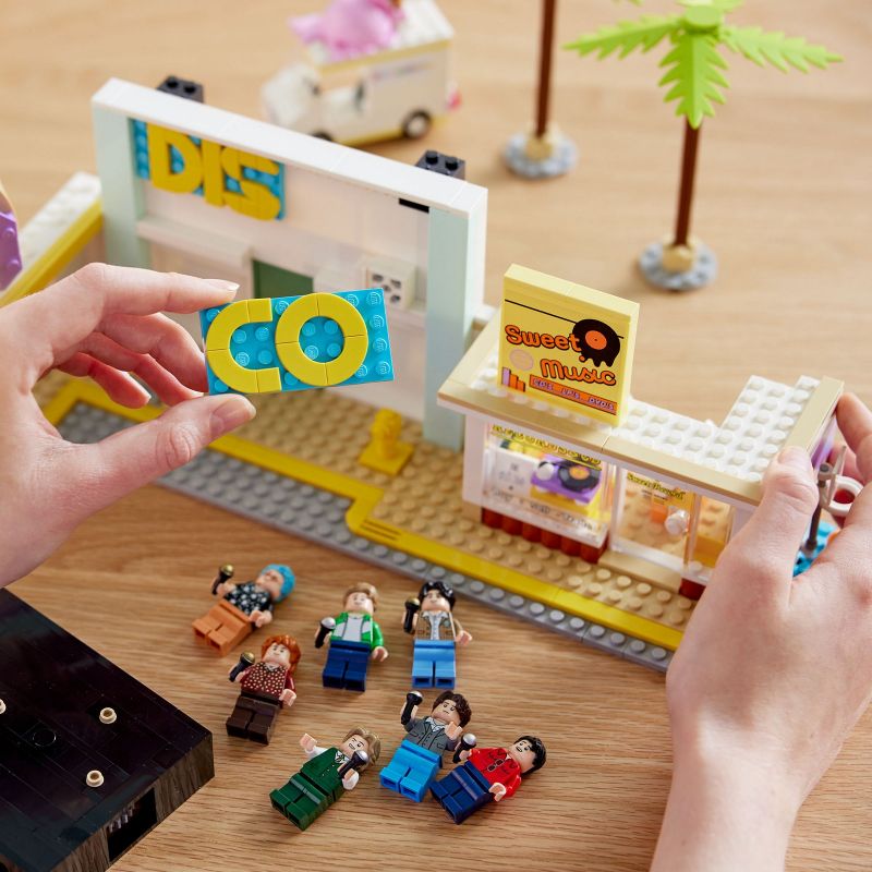 Lego Bts Dynamite 07