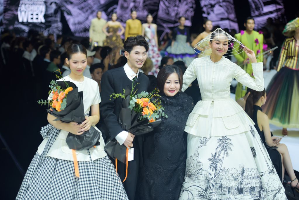 1. Madame Trang Le Tang Hoa Chuc Mung Ntk Nguyen Minh Cong Da Co Phan Trinh Dien Man Nhan 1