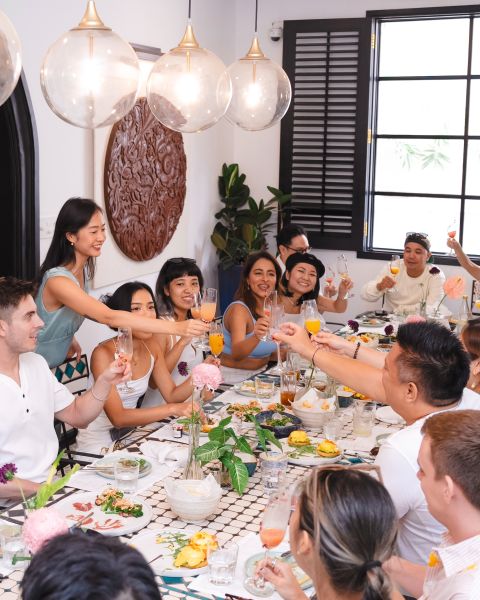 Bua Tiec Mang Tinh Than Am Cung Sang Trong