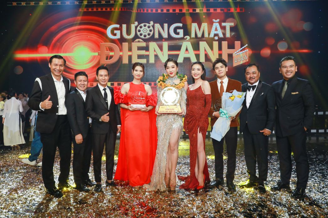 Giam Khao Top 3 Ntk Tien Tailor 1