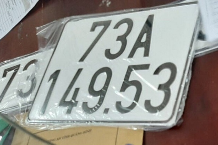 Bien So 49 53 Dau Gia Bien So Xe 15200512