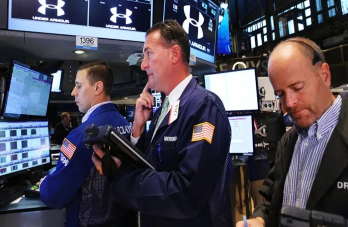 Dow Jones Tang 200 Diem Pho Wall Hung Phan Truoc Mua Thu Nhap Quy Ii 2 1