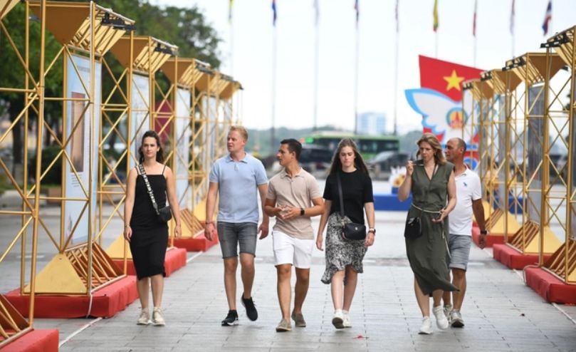 Khach Quoc Te 6578 2