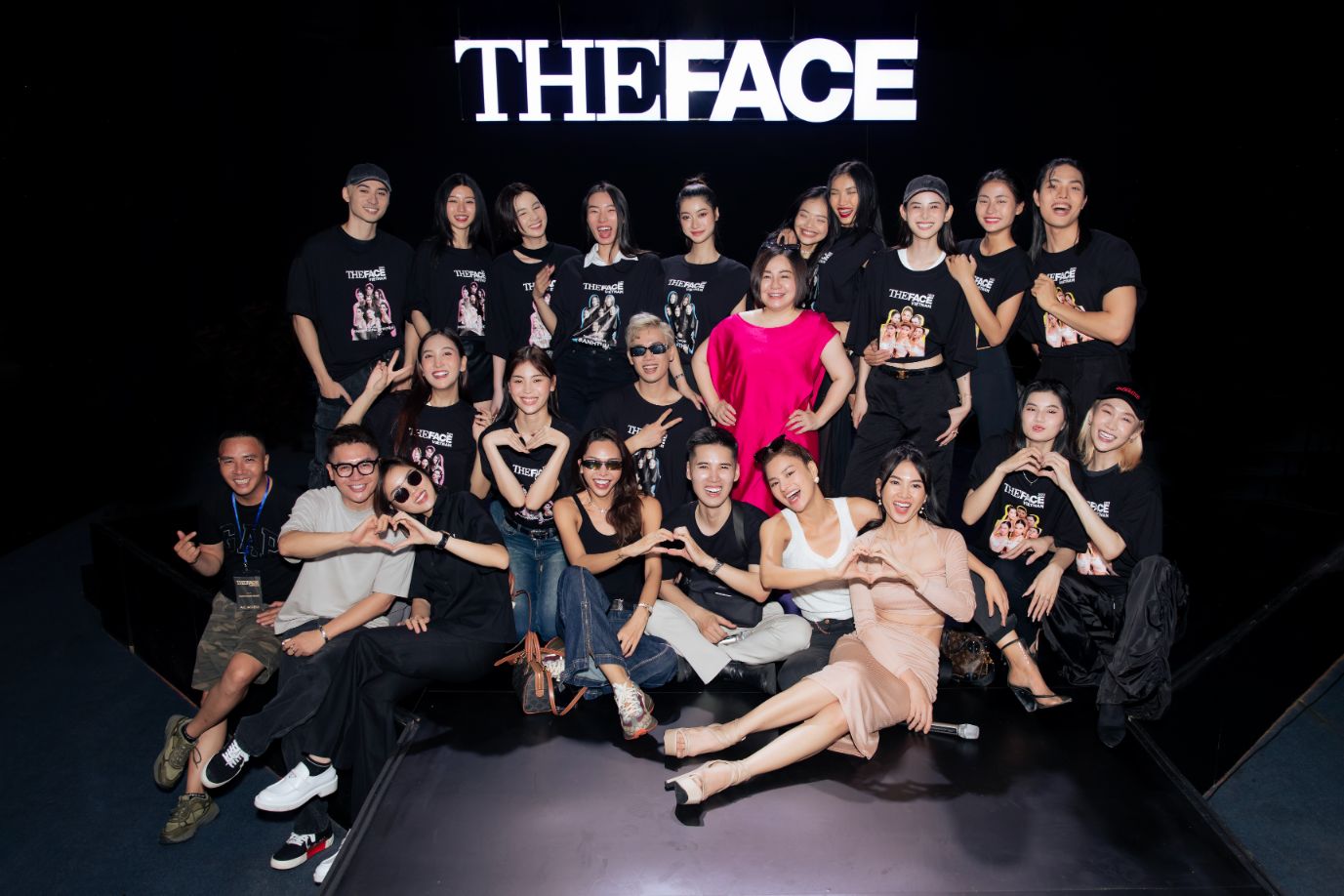 1. Madame Trang Le Tong Dao Dien Giam Doc San Xuat The Cung 4 Vi Hlv Va Top 15 Thi Sinh 1