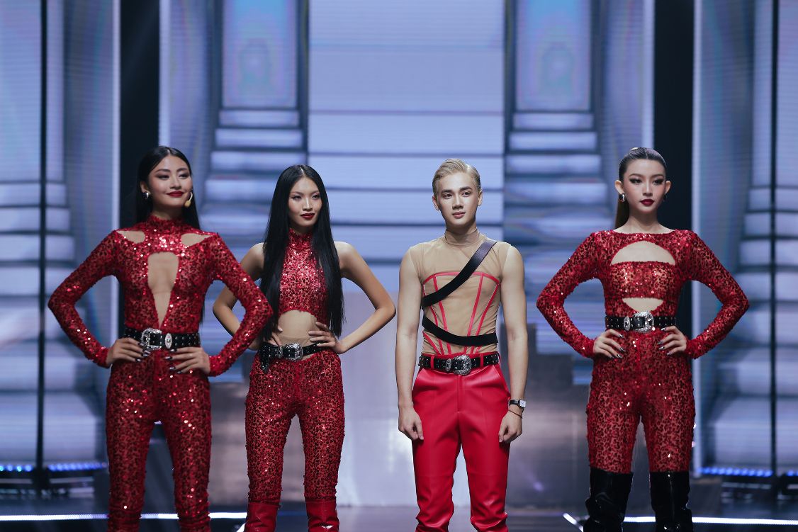 29. Top 4 The Face Vietnam 2023 Da Co Man Lot Xac Trong Phan The Hien Vu Dao Cuc Dep Mat Cung Su Ket Hop Tuyet Voi Trong Man Tuong Tac Voi Ong Kinh