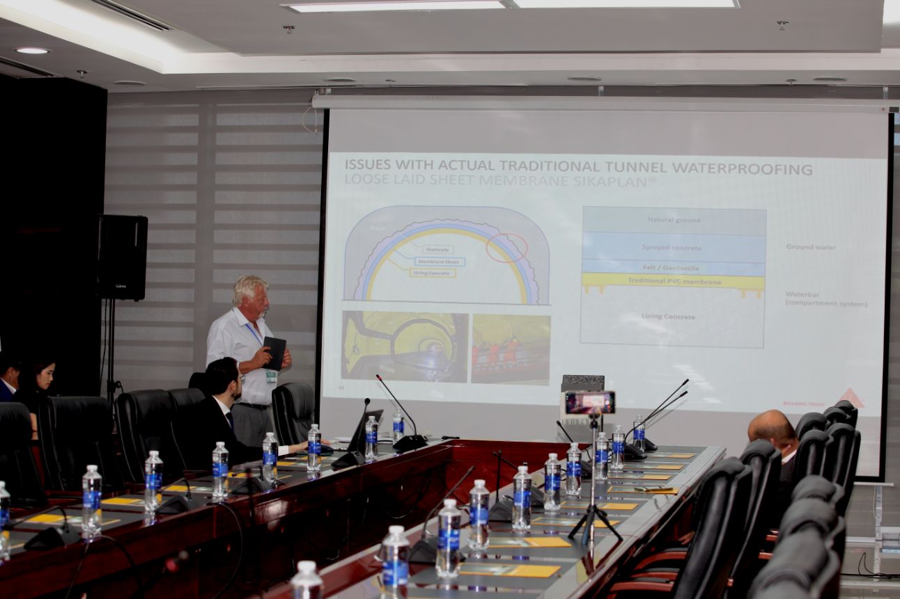 Ong Philippe Doriott Giam Doc Ky Thuat Sika Khu Vuc Chau A – Thai Binh Duong Da Co Buoi Chia Se Ve Giai Phap Chong Tham Ham Xuyen Nui The He Moi