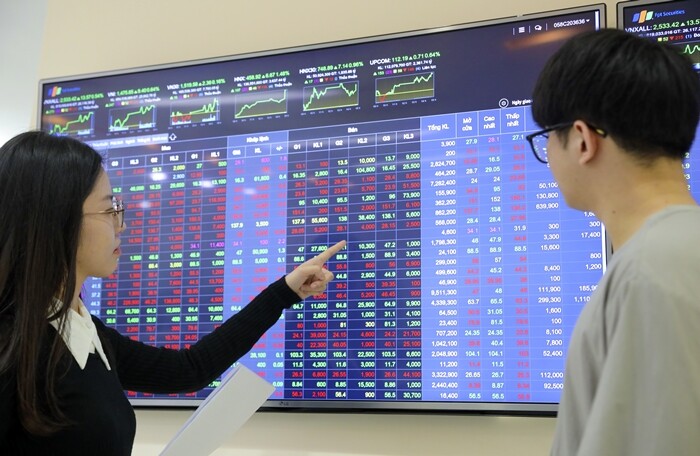 Co Phieu Ngan Hang Dao Chieu Vn Index Mat Hon 9 Diem Ve Moc 1 210 1