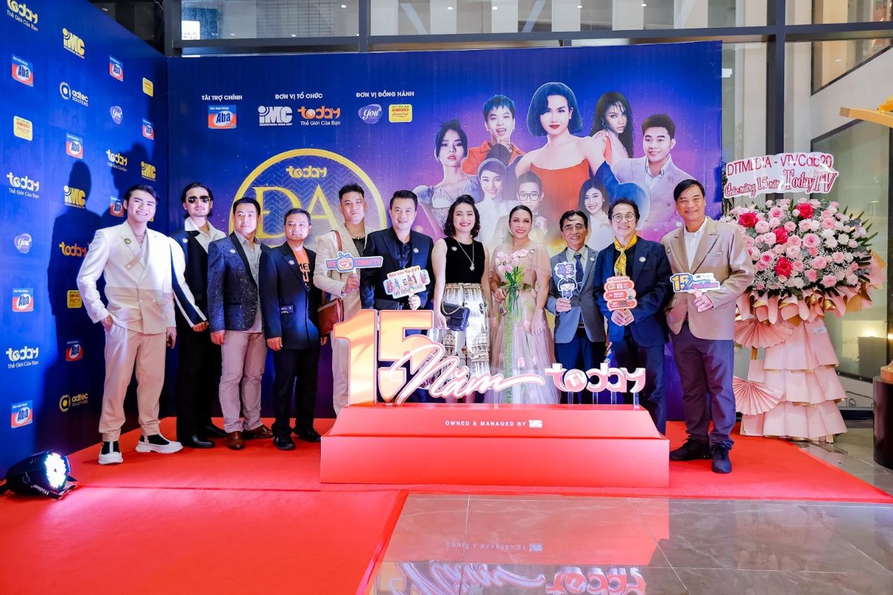 image3 2 Helly Shah và Avika Gor khoe sắc cùng dàn sao Việt tại thảm đỏ Đại Nhạc Hội TodayTV