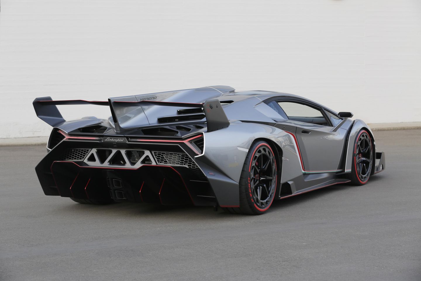 Lamborghini Veneno 2