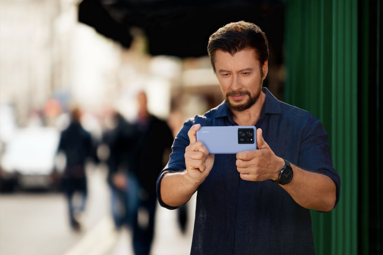 M12 Series Taking Photo 2 1 1