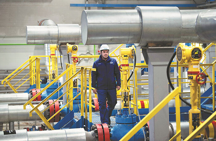 Ban Khi Dot Cho Trung Quoc Bang Nua Gia Chau Au Nga Thu Ve 400 Ty Usd 1