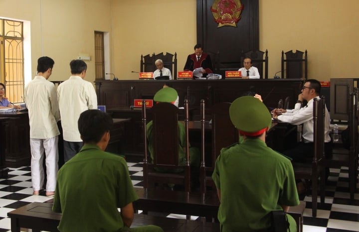 Dung Ra Dam Bao Cho Ban Duoc Vay Tien Nguoi Dan Ong Bi Cuong Doat Tai San 1