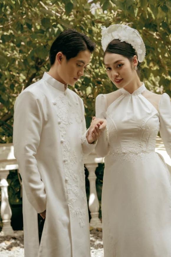 Hh Nong Thuy Hang Bat Ngo Dien Vay Cuoi Len Xe Hoa Sau 1 Nam Dang Quang 3 Ngoisaovn W600 H900