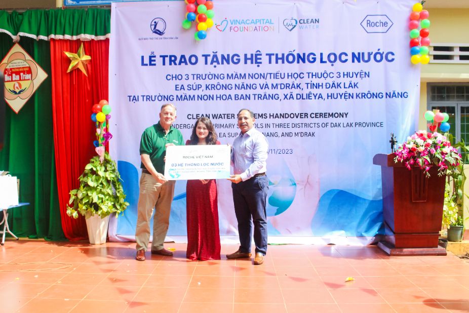 Nha Tai Tro Trao Tang Bang Tuong Trung Cho Mam Non Hoa Ban Trang