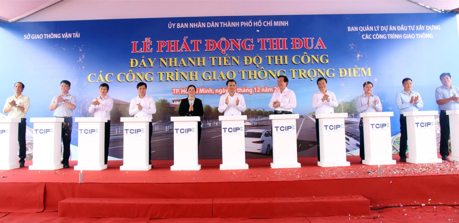 8098fafc F543 40c4 878d 5b4ee745c0ba 1