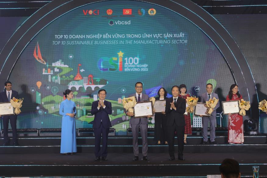 Ong Binu Jacob Tong Giam Doc Nestle Viet Nam Nhan Chung Nhan Doanh Nghiep Ben Vung Nhat Viet Nam Trong Linh Vuc San Xuat 1
