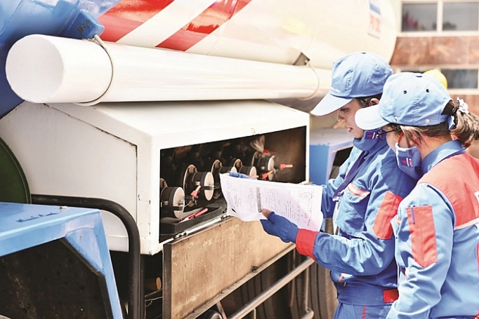 Thu Tuong Lenh Cay Xang Dau Phai Xuat Hoa Don Dien Tu Ngay Trong Thang 12 2023 2