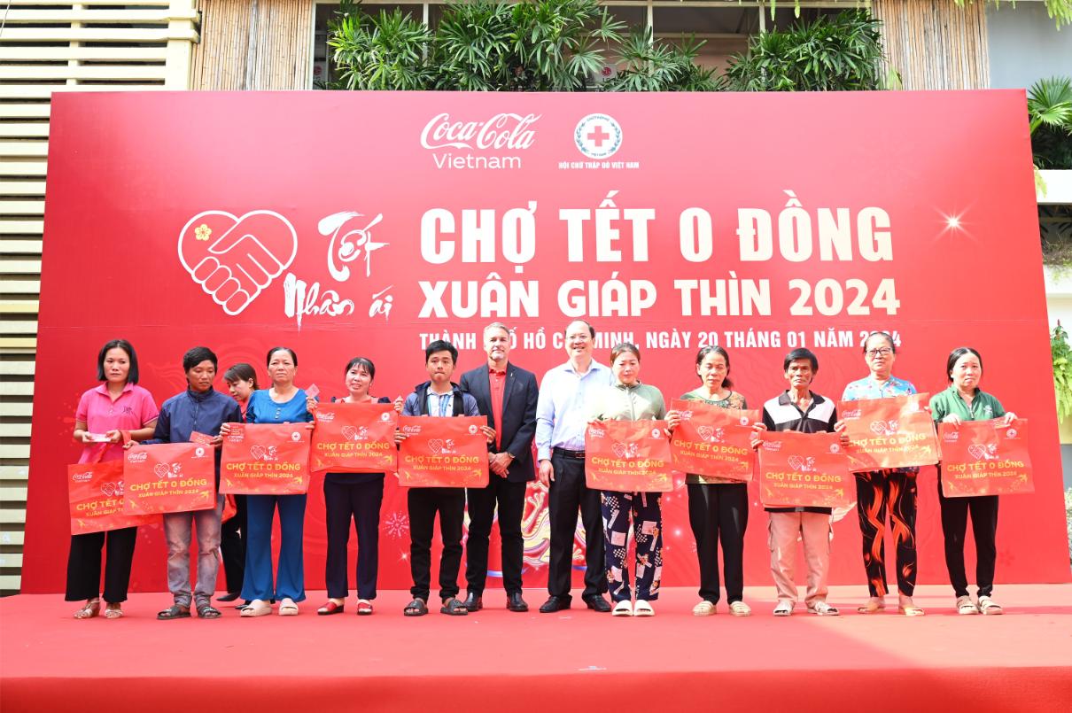 Cho Tet 0 Dong Do Coca Cola Hop Tac To Chuc Cung Tw Hoi Chu Thap Do 1