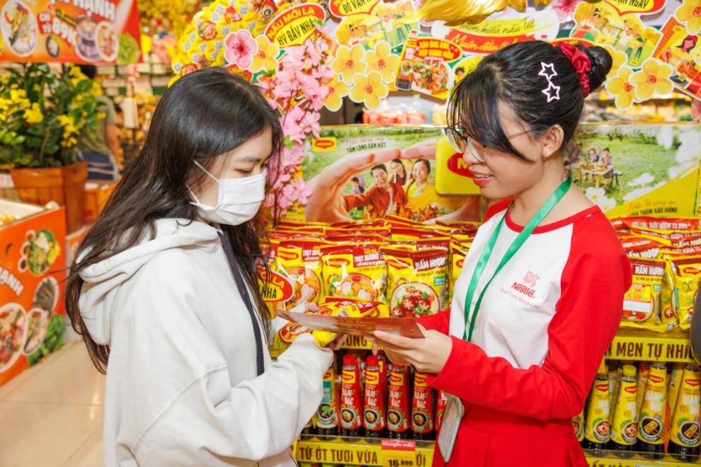 Thong Qua Chien Dich Nay Nestle Viet Nam Mong Muon Chung Tay Cung Nguoi Tieu Dung Mang Mot Mua Tet Phong Phu Va Y Nghia Den Cho Moi Nha