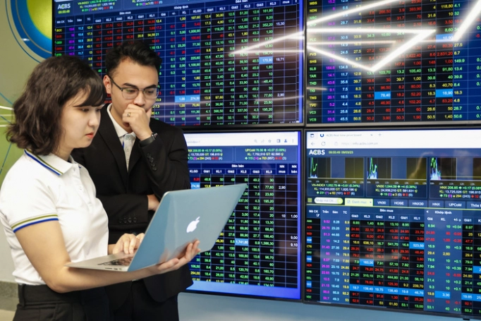 Co Phieu Bat Dong San Do Deo Vn Index Vuot Moc 1 130 Diem Nho Nhom Ngan Hang 1